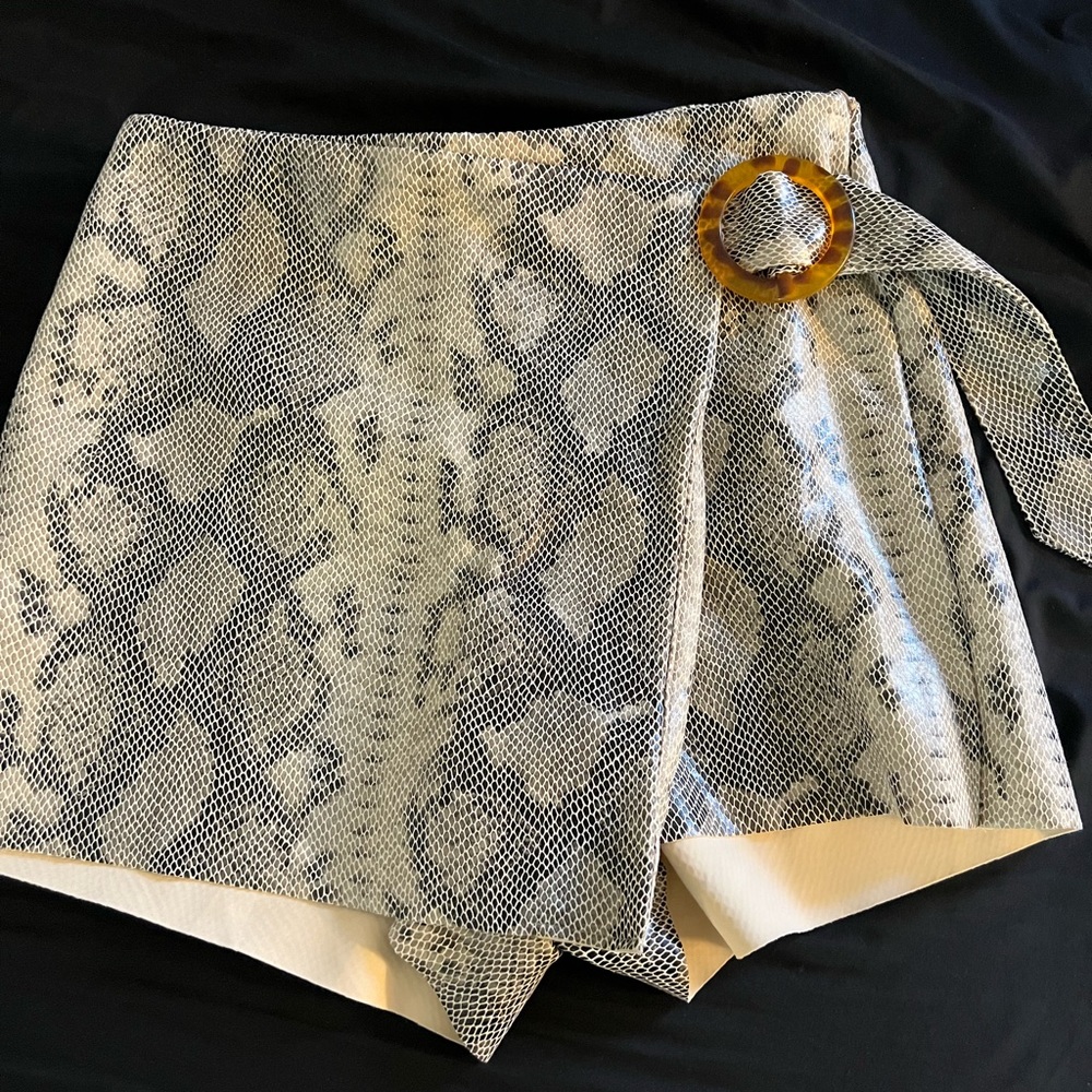 Zara brand new without tags skort perfect for spring 💐💐